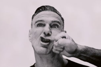 Bryan Adams - Roll With The Punches