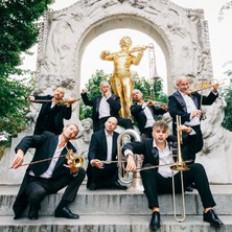 MNOZIL BRASS: STRAU$$