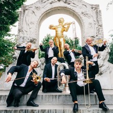 MNOZIL BRASS: STRAU$$