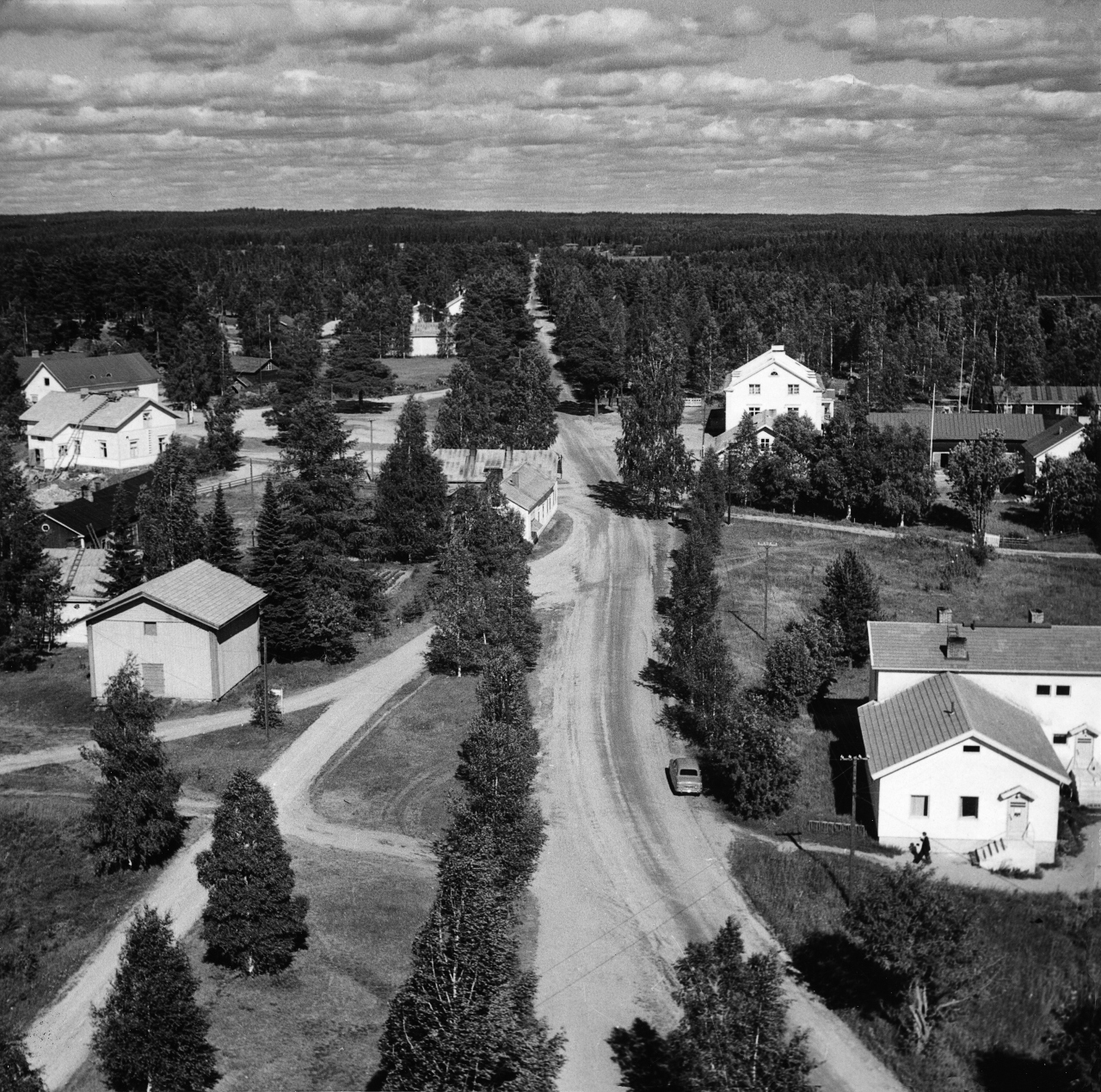 Historia- ja arkkitehtuuriaiheinen kÃ¤velykierros: Kurkistus Multian keskustan rakennusperintÃ¶Ã¶n