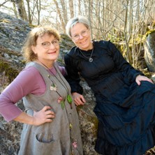 Muutosten mutkissa - hetki runoille ja laululle. Eila Saarva & Päivi Kurkilahti