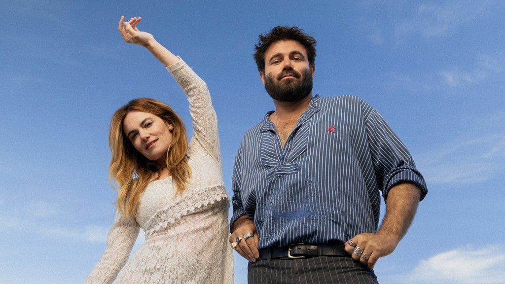 Angus & Julia Stone