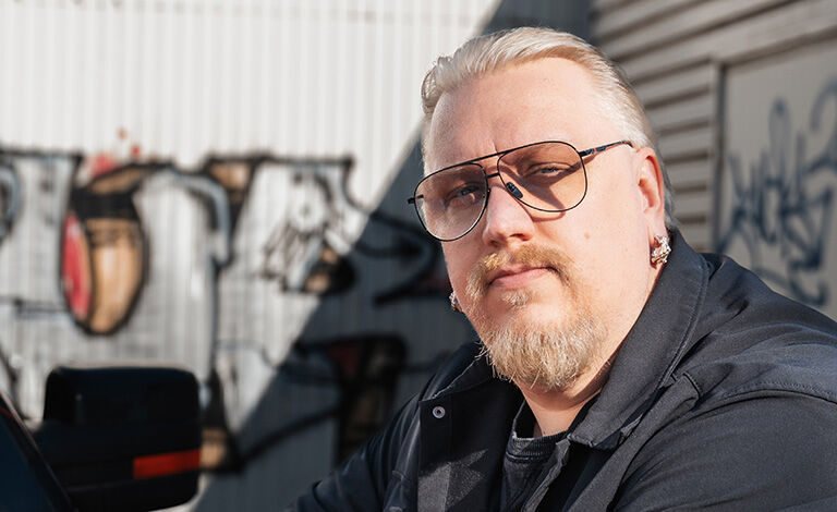 Arttu Wiskari + EEMELI