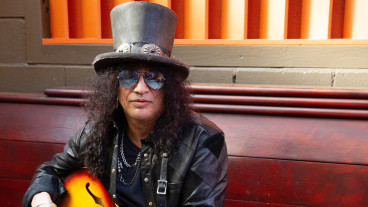 SLASH ft. Myles Kennedy and The Conspirators - Flying Blind World Tour